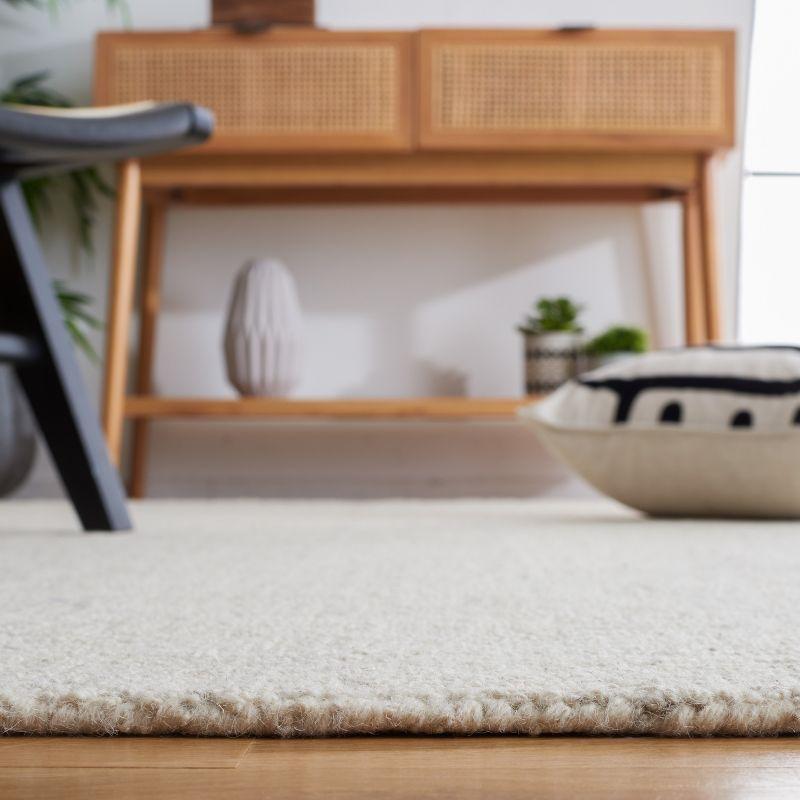 Micro-Loop MLP537 Hand Tufted Indoor Runner Rug - Light Grey/Ivory - 2'3"x9'- Safavieh