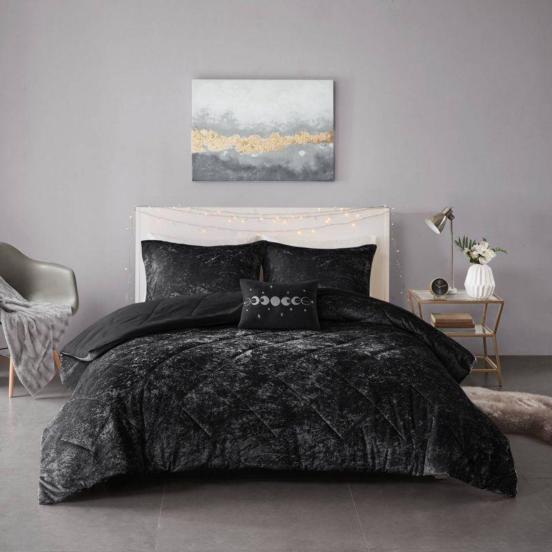 Felicia Crushed Velvet Quilted Duvet Set with Throw Pillow