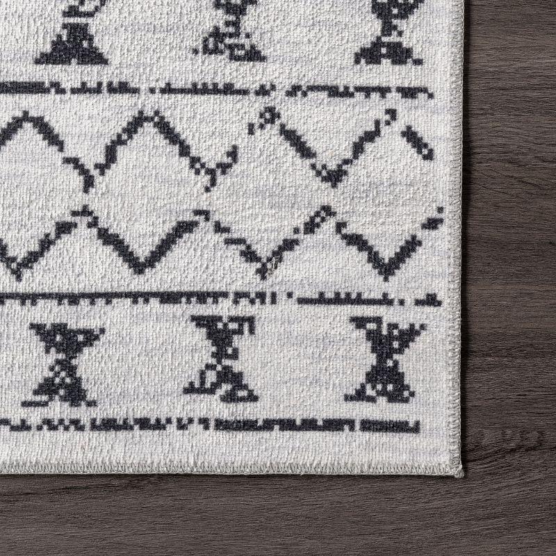 Ivory Elegance Synthetic 5' x 8' Washable Moroccan Area Rug