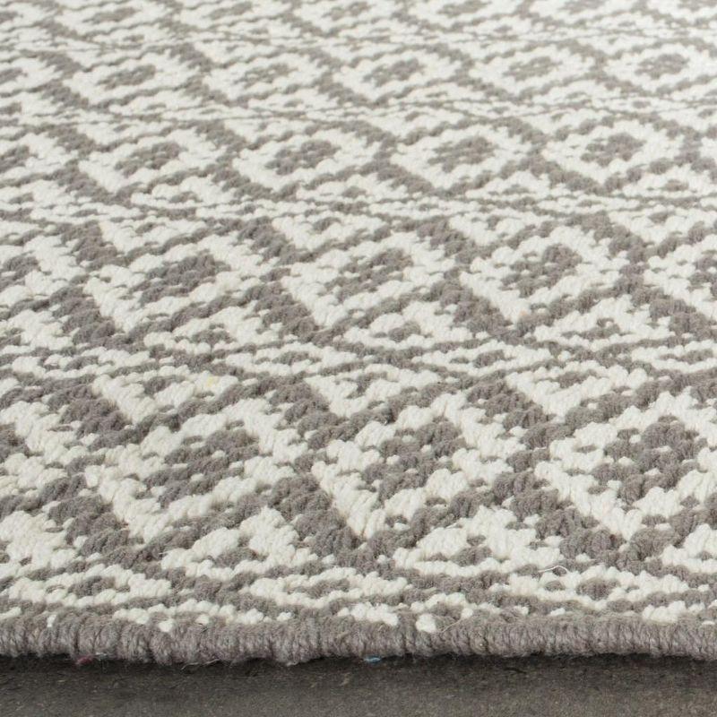 Montauk MTK716 Hand Woven Indoor Accent Rug - Ivory/Grey - 3'x5' - Safavieh