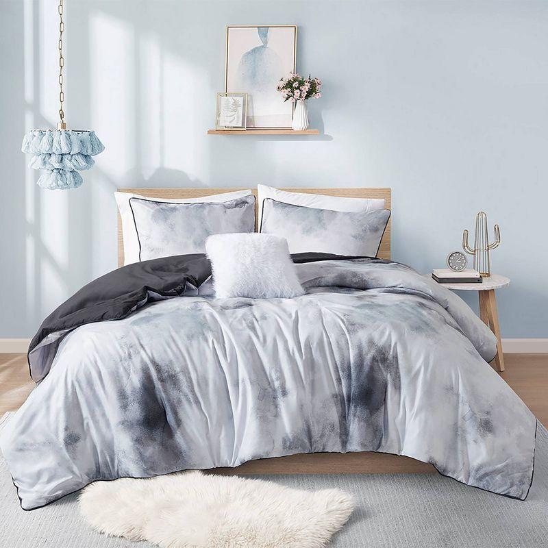 Intelligent Design Cassiopeia Watercolor Tie Dye Printed Duvet Cover Set with Throw Pillow