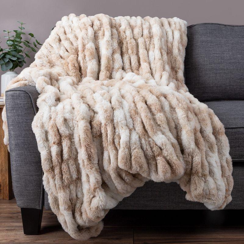 Lavish Home Oversized Ruched Faux Fur Blanket - 60x80-Inch Jacquard Faux Fur Queen-Size Throw for Sofas and Beds - Luxurious Bedding by Lavish Home