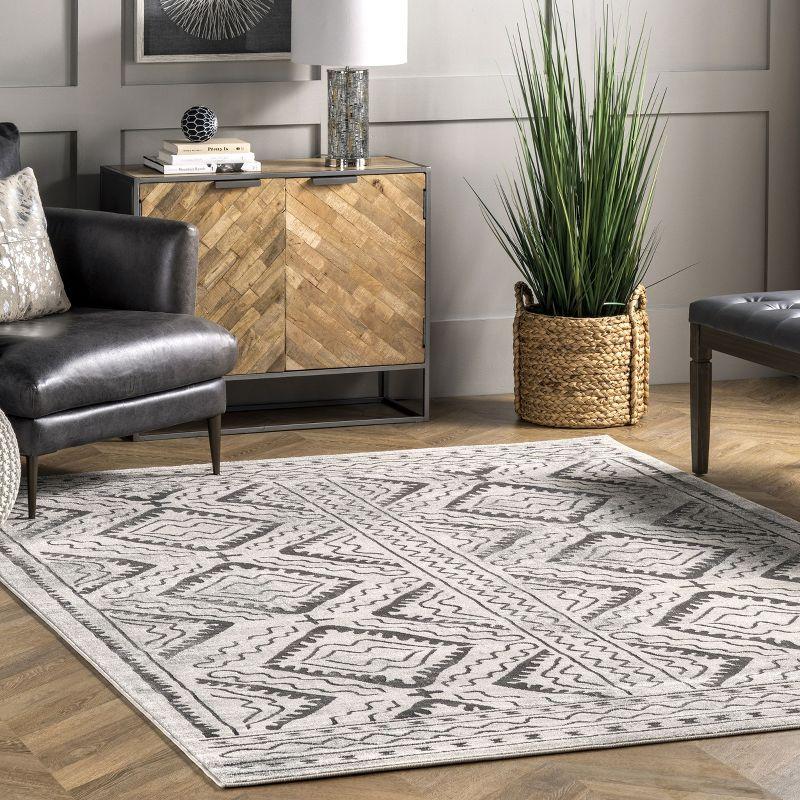 Ivory Aztec Trellis 8' x 10' Easy-Care Synthetic Area Rug