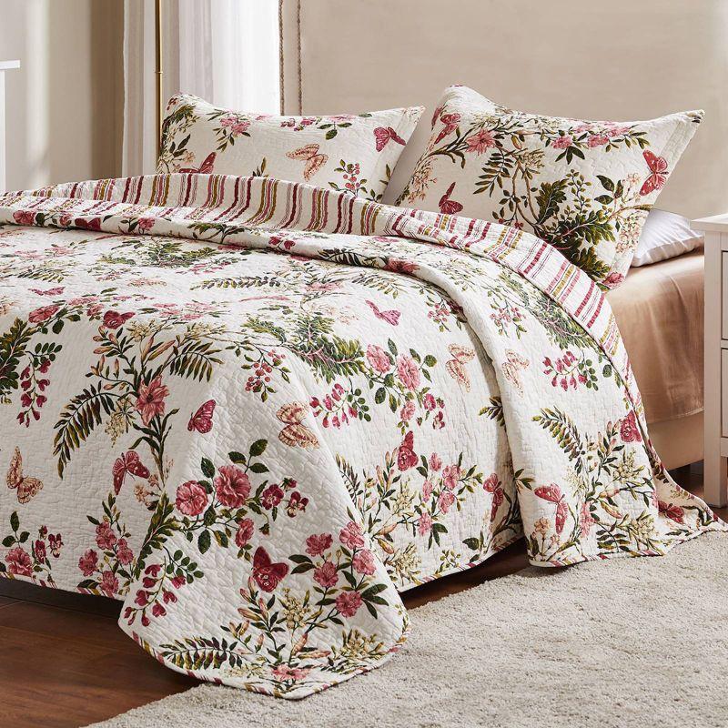 Butterflies Reversible Quilt Set