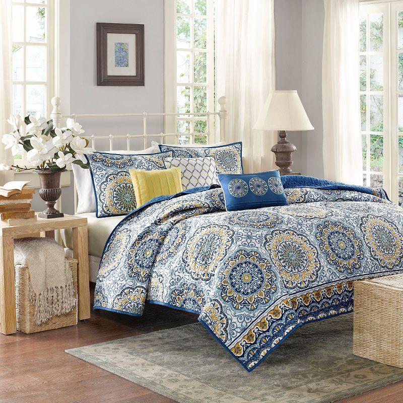 6 Piece Reversible Quilt Set with Throw Pillows