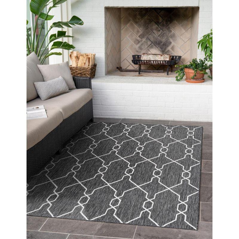 Unique Loom 4' 1 x 6' 1 Rectangle Indoor/Outdoor Trellis Charcoal Area Rug