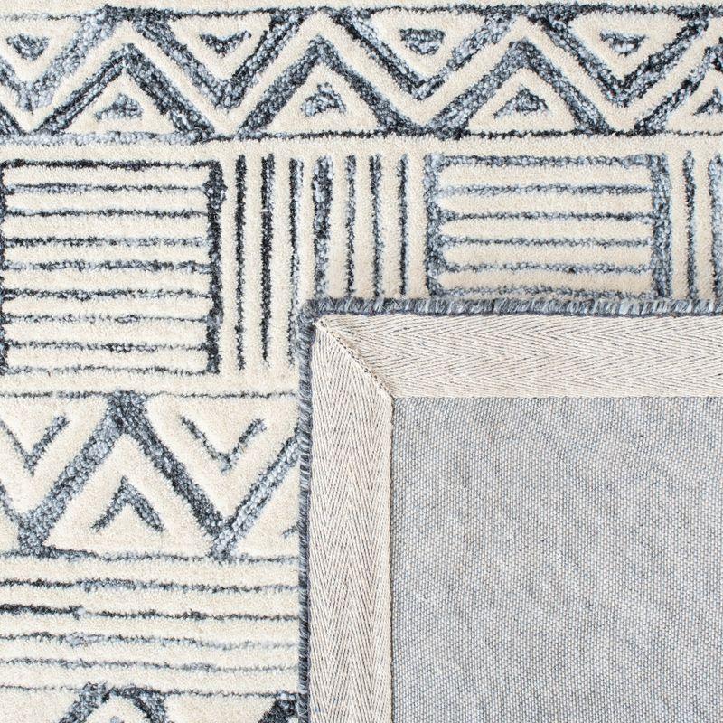 Roslyn ROS802 Hand Tufted Area Rug - Black/Ivory - 4'x6' - Safavieh.
