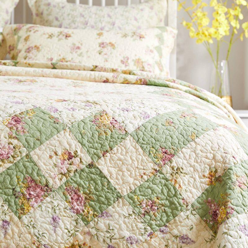 Ivory and Sage Cotton Reversible King Quilt Set