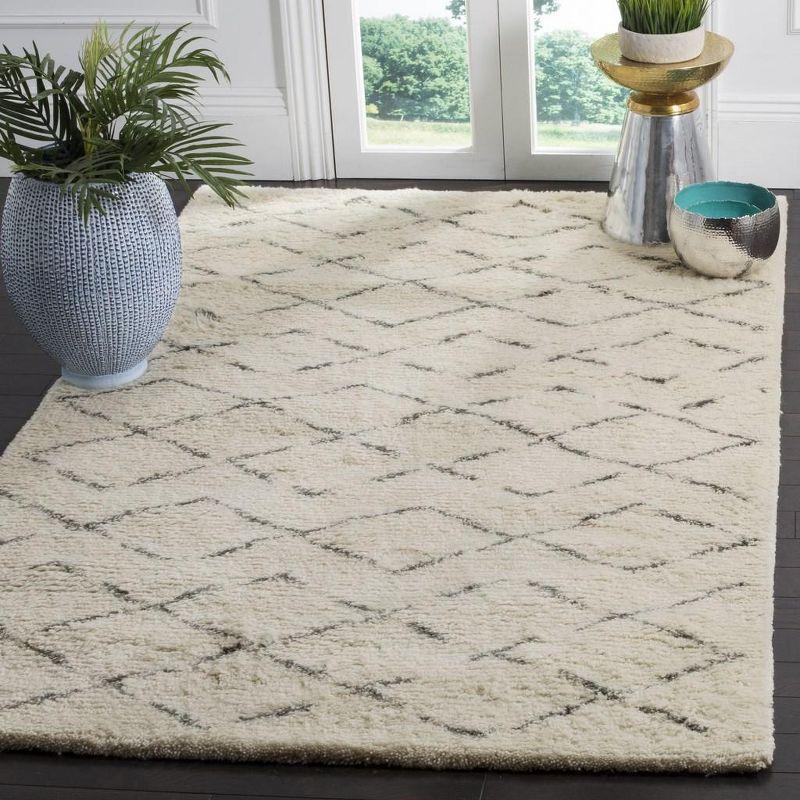 Ivory and Grey Hand-Tufted Wool Shag Rug, 3' x 5'