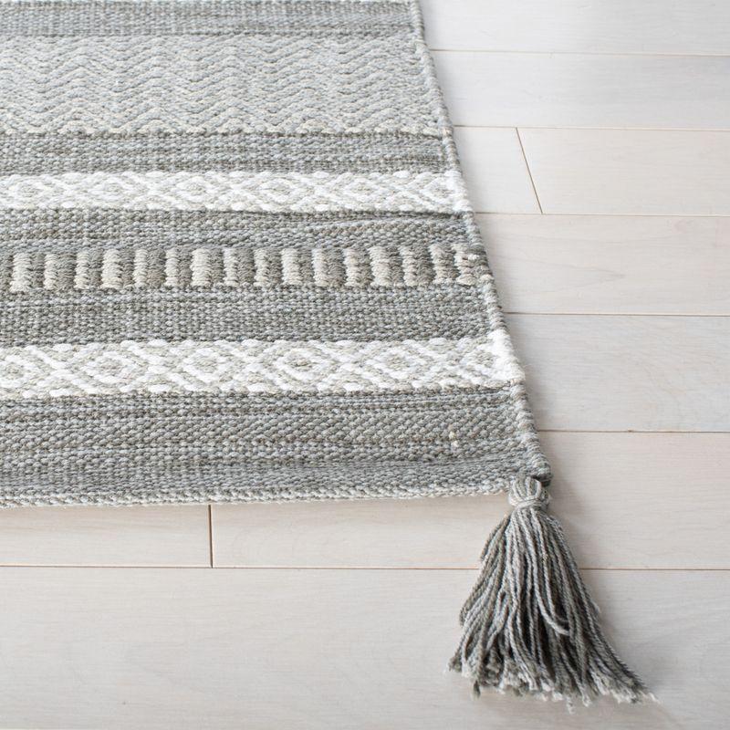 Handwoven Coastal Charm Grey/Ivory Cotton Runner Rug - 30x6