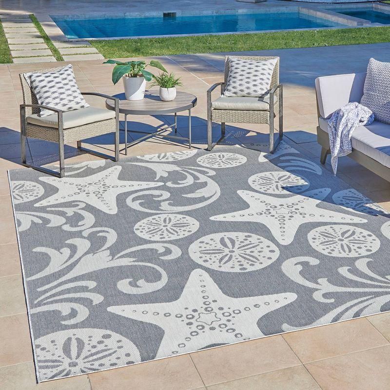 Gray Nautical Starfish and Sand Dollar 5' x 7' Indoor/Outdoor Area Rug