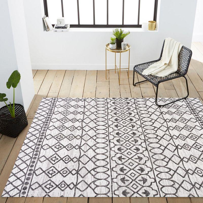 3'x5' Kafel Modern Bohemian Indoor/Outdoor Area Rug, Ivory/Black - JONATHAN Y