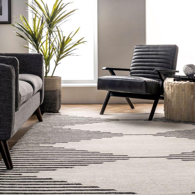 Nuloom Flynn Handmade Contemporary Wool Area Rug, 6' x 9', Beige