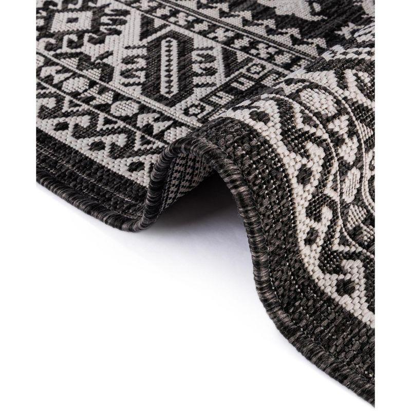 Unique Loom 7' 10 x 7' 10 Square Indoor/Outdoor Aztec Charcoal Gray Area Rug