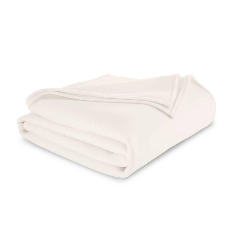 Luxurious King-Sized Ivory Fleece Reversible Blanket