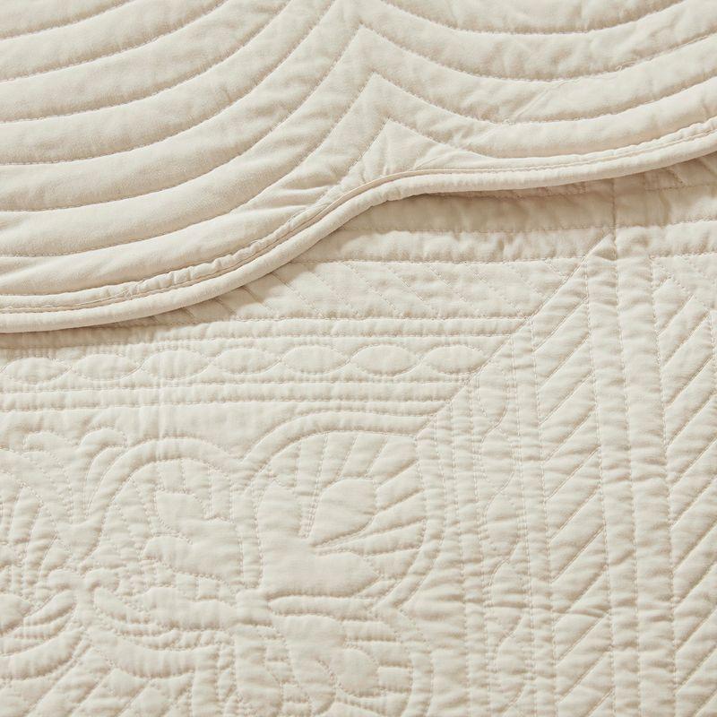 Ivory Microfiber Geometric Scalloped Edge Quilt Set