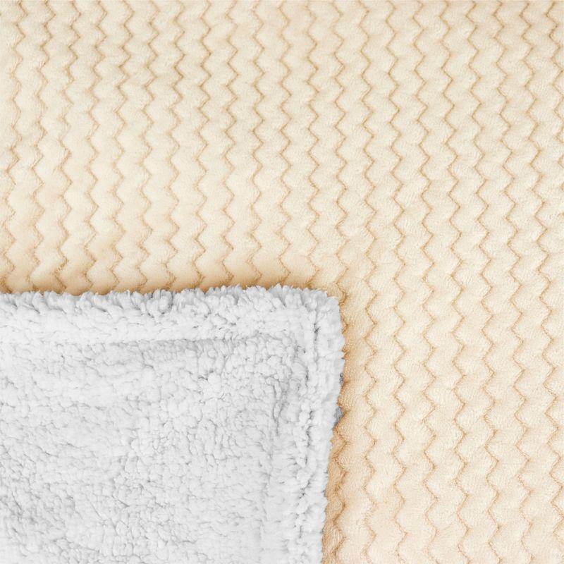 Pavilia Hand Woven Throw Blanket