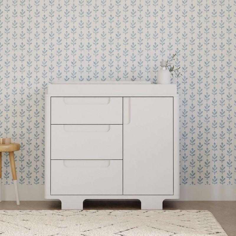 Yuzu Modern White 3-Drawer Dresser with Changing Tray