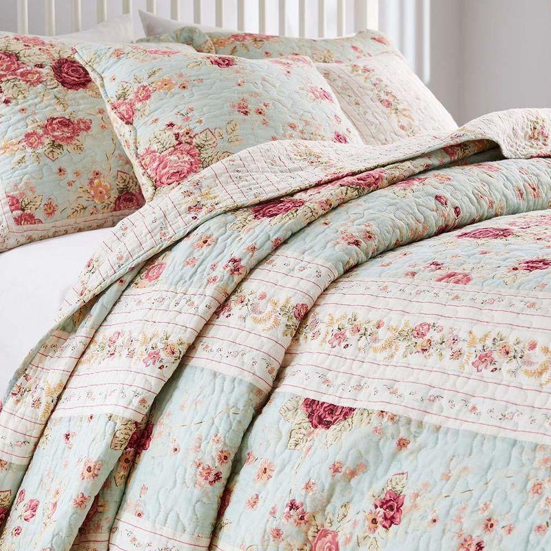 Greenland Home Fashions Antique Rose Cotton Reversible Quilt Set with Throw Pillows