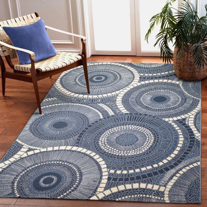 Liora Manne Marina Circles Indoor/Outdoor Rug Delft 3'3" x 4'11"