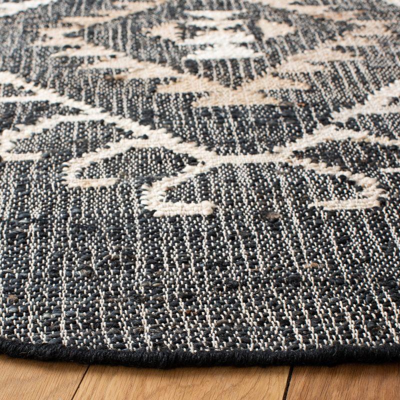 Kilim KLM762 Flat Weave Accent Rug - Black/Ivory - 2'3"x5' - Safavieh