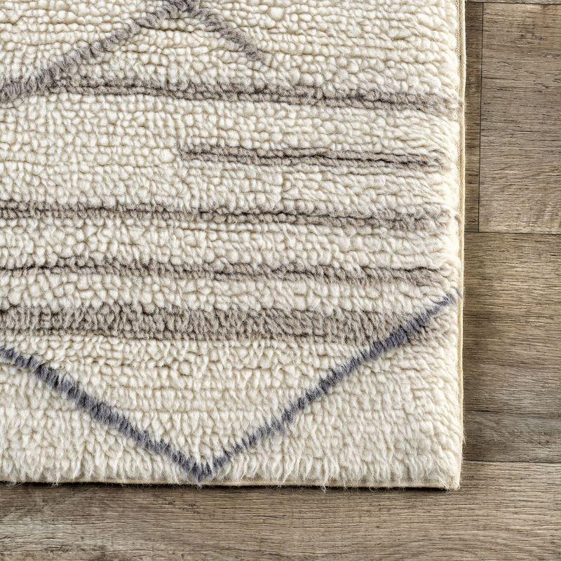 Ivory Stripe Tufted Wool 5' x 8' Washable Area Rug