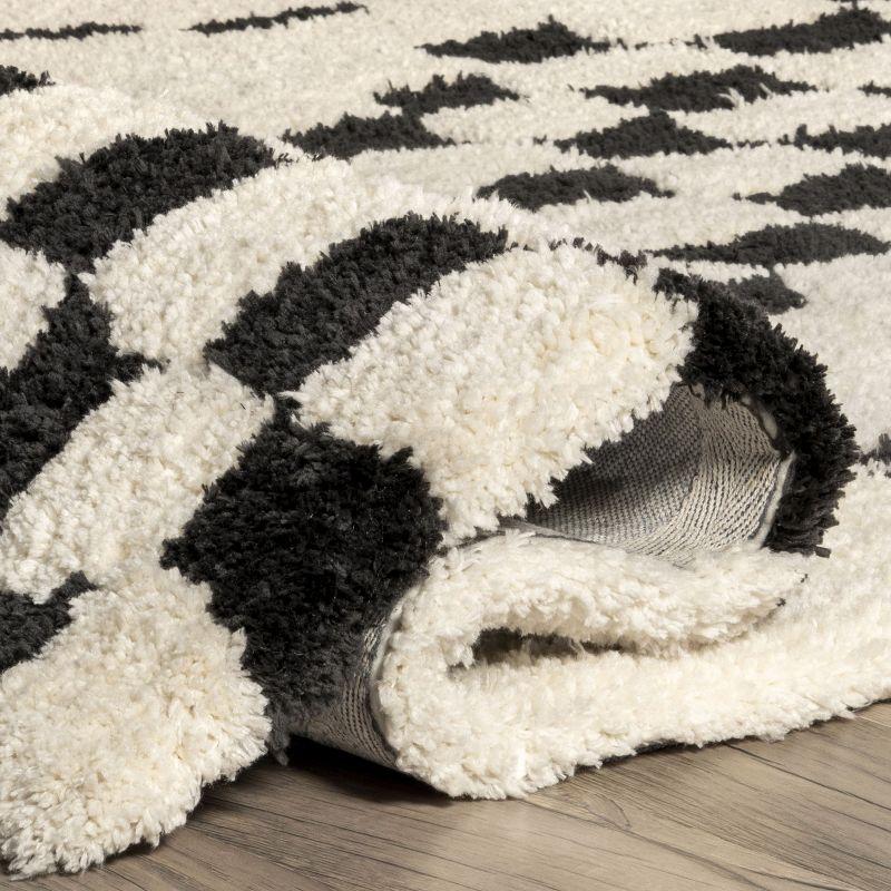 Nuloom Nathalie Modern Checkered Shag Indoor Area Rug