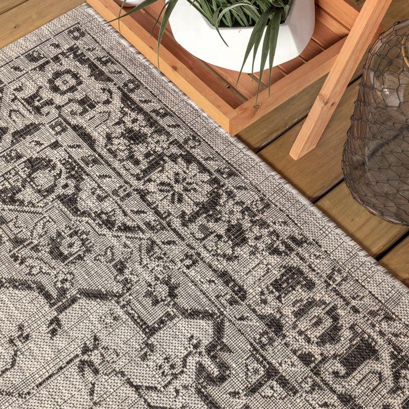 4'x6' Rozetta Boho Medallion Textured Weave Indoor/Outdoor Area Rug, Gray/Black - JONATHAN Y