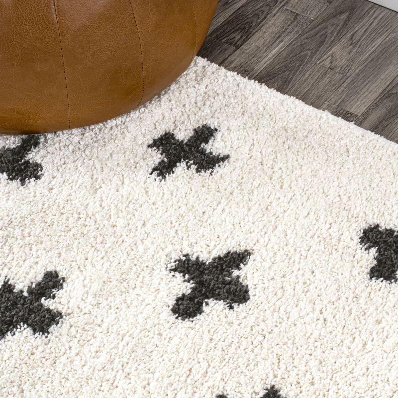 3'x5' Cristo Berber Geometric Shag Area Rug, White/Black - JONATHAN Y