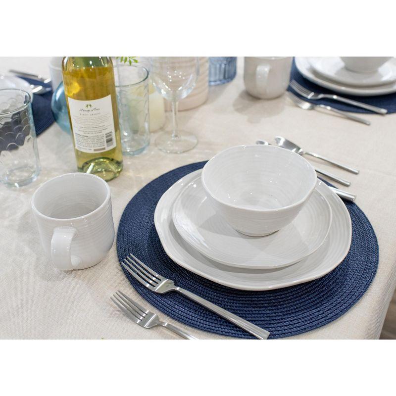 Elanze Designs 16-Piece Reactive Glaze Ceramic Stoneware Dinnerware - Service for 4, Classic White