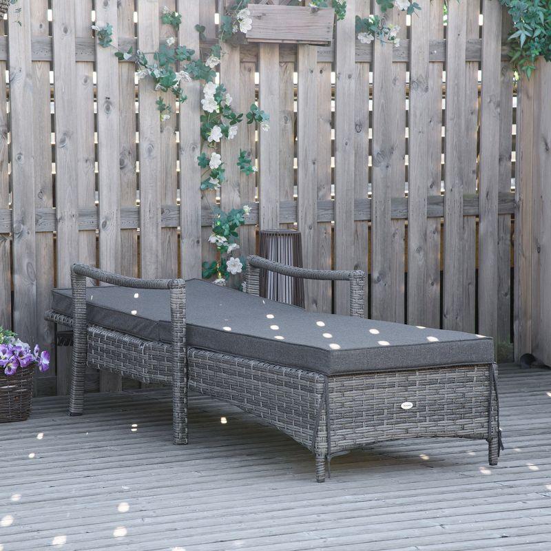 Outdoor Wicker Chaise Lounge