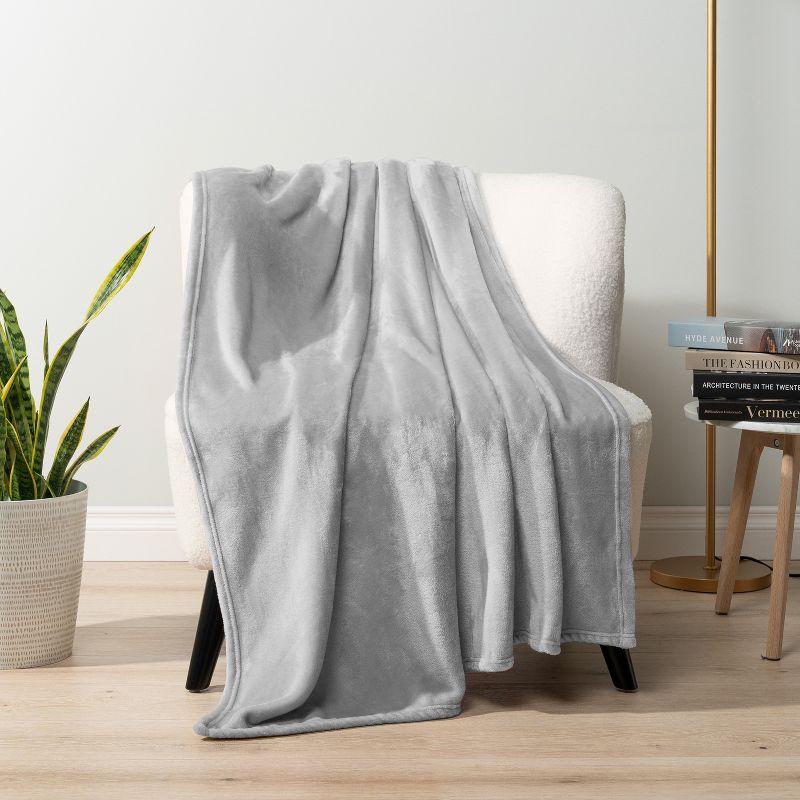 Pavilia Hand Woven Throw Blanket