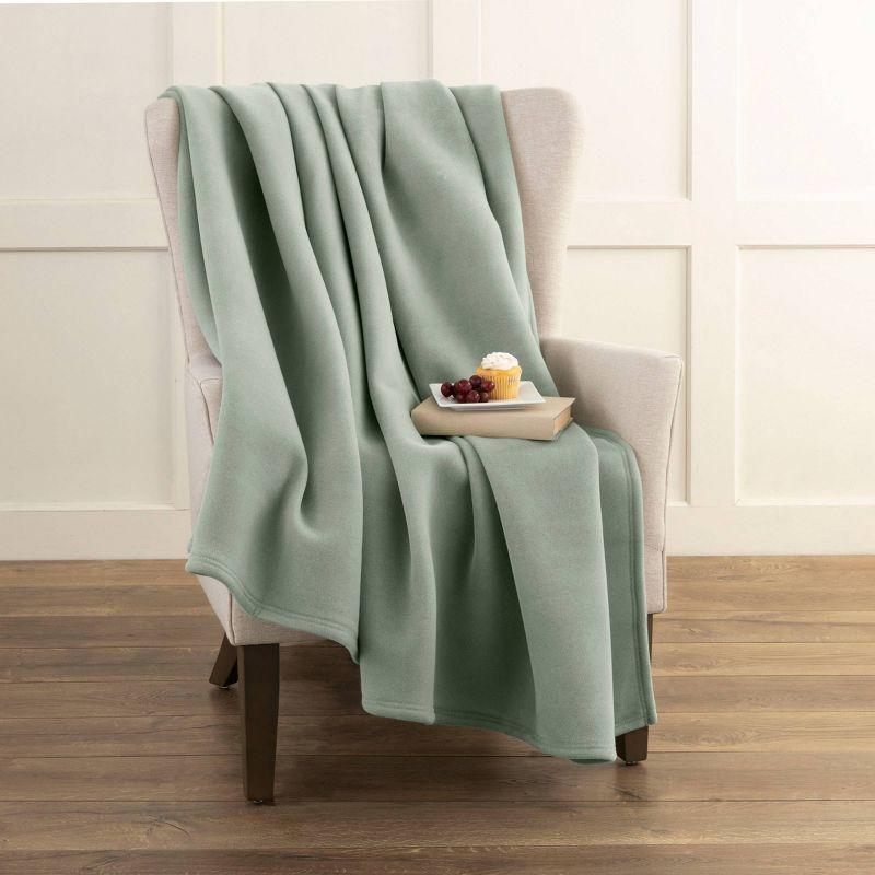 Luxurious Moss Green Fleece Full/Queen Blanket - Lightweight and Reversible