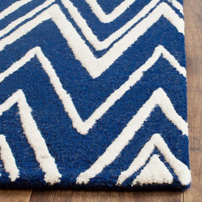 Cambridge CAM711 Tufted Indoor Runner Rug - Navy/Ivory - 2'6"x6' - Safavieh