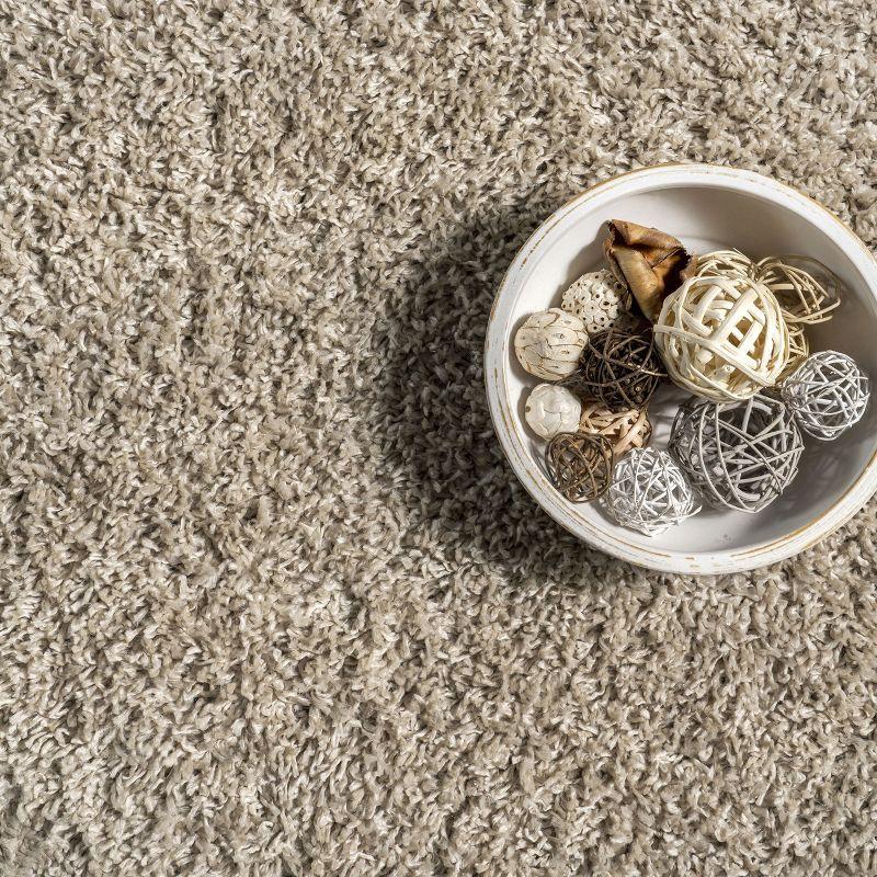 Nuloom Neva Solid 5x8 Shag Indoor Area Rug for Living Room Bedroom Dining Room Nursery, Beige/Ivory