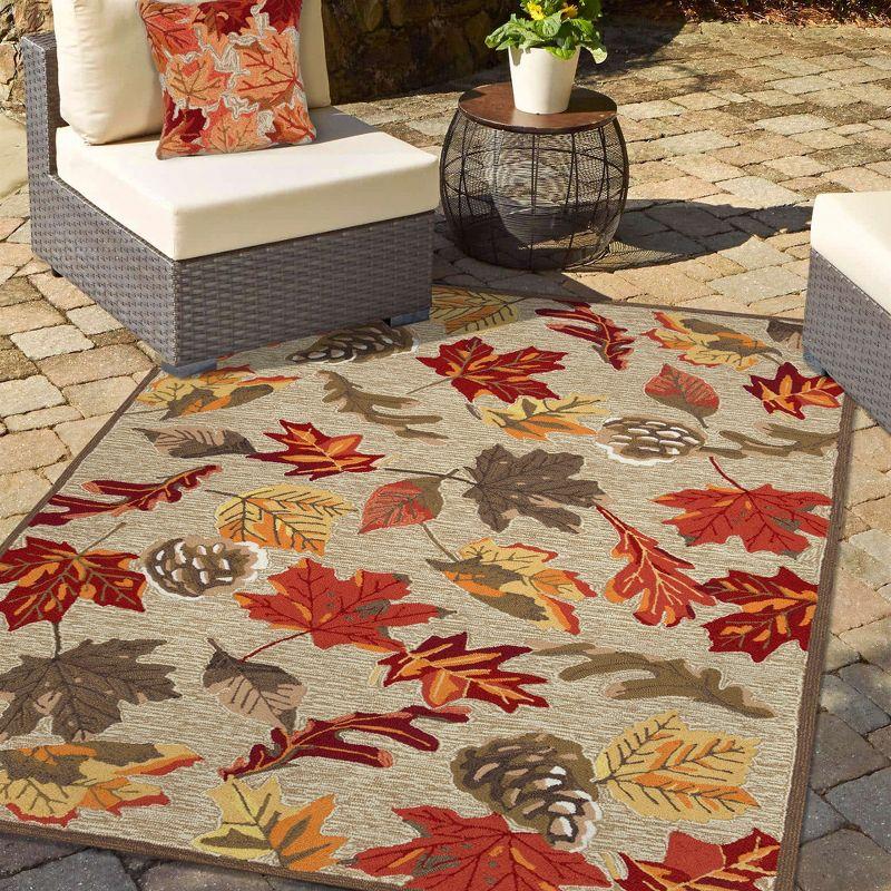 Liora Manne Ravella Falling Leaves Indoor/Outdoor Rug Natural 5' x 7'6"