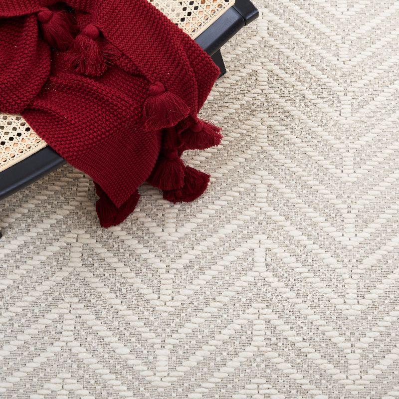 Marbella MRB324 Hand Woven Indoor Accent Rug - Ivory/Beige - 4'x6' - Safavieh