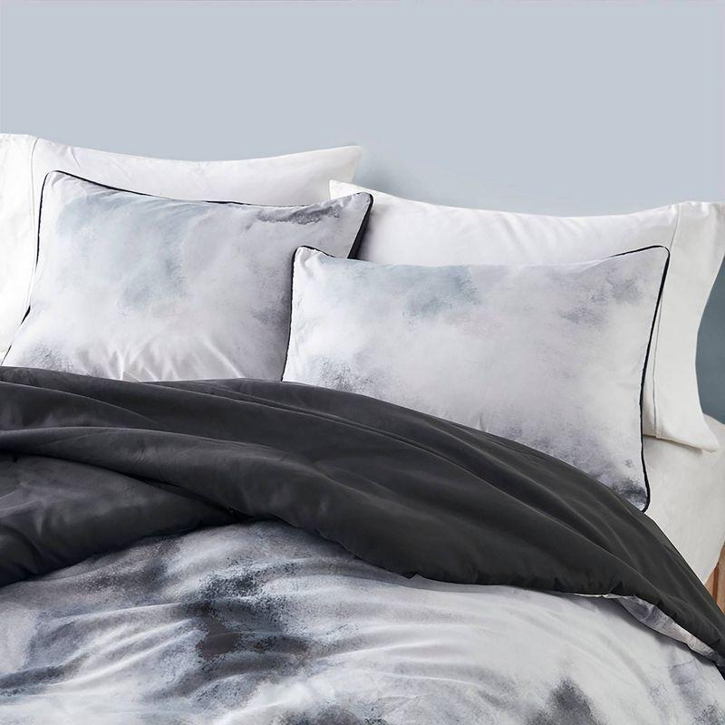 Intelligent Design Cassiopeia Watercolor Tie Dye Printed Duvet Cover Set with Throw Pillow