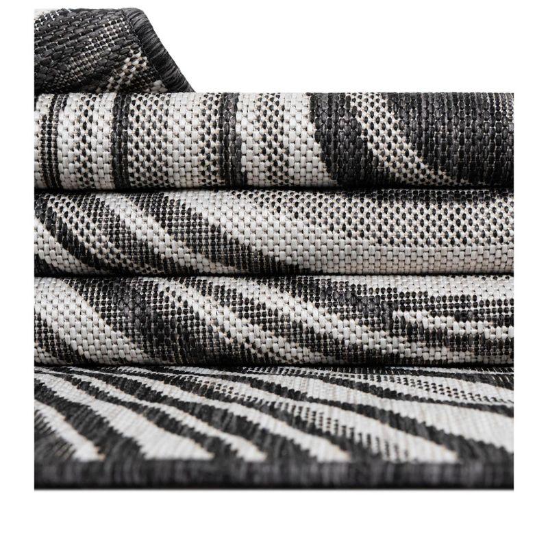 Charcoal and Gray Abstract Outdoor Rectangular Rug, 6' x 9'