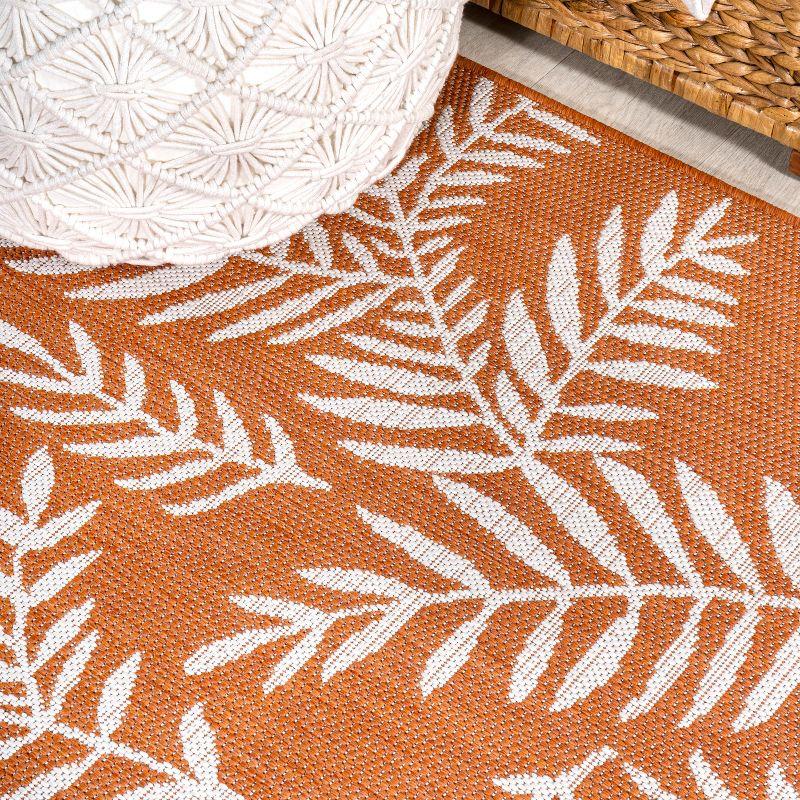 Nevis Palm Frond Indoor/Outdoor Area Rug - JONATHAN Y