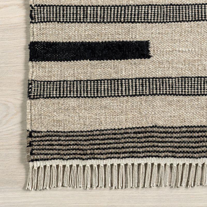 Nuloom Black Brooklyn Tasseled Wool Area Rug, 9' x 12', Black