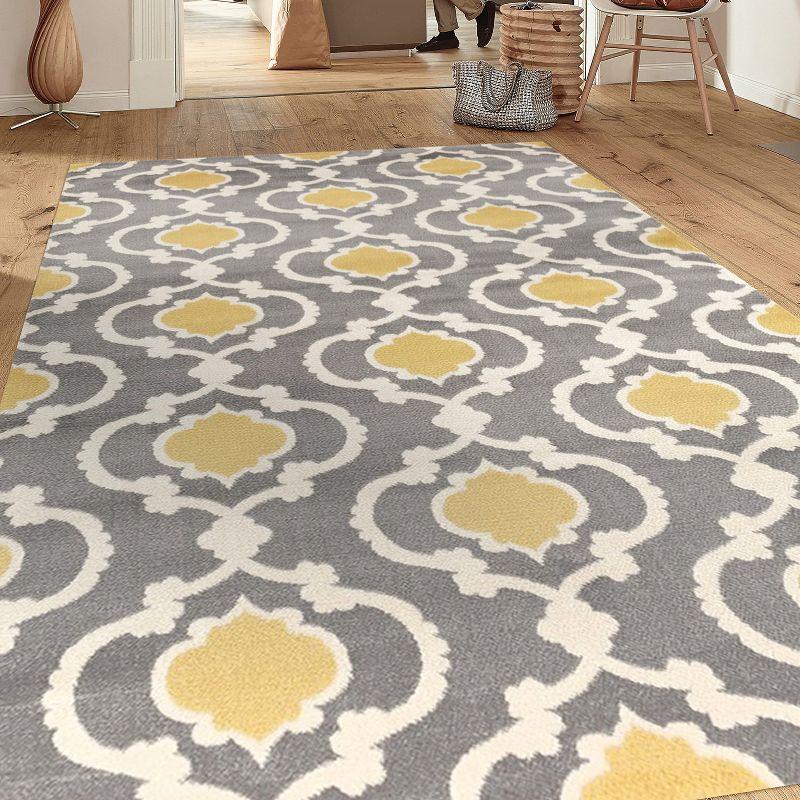 Elegant Gray & Yellow Trellis 5'3" x 7'3" Reversible Area Rug