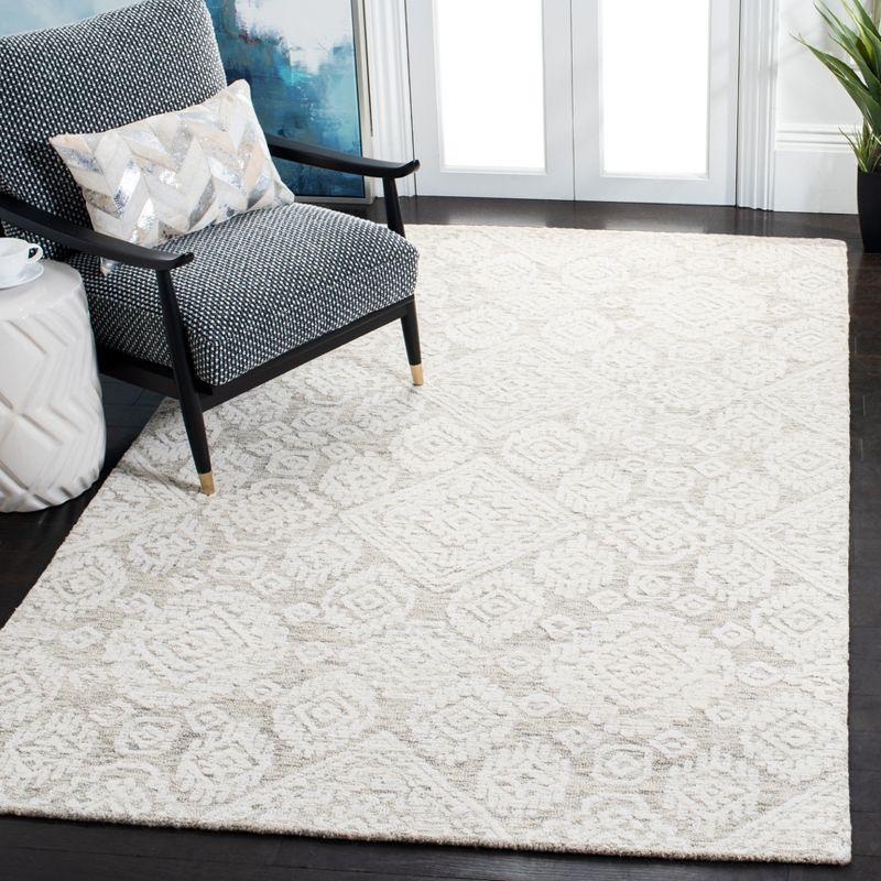 Metro MET987 Hand Tufted Indoor Area Rug - Light Brown/Ivory - 5'x8' - Safavieh