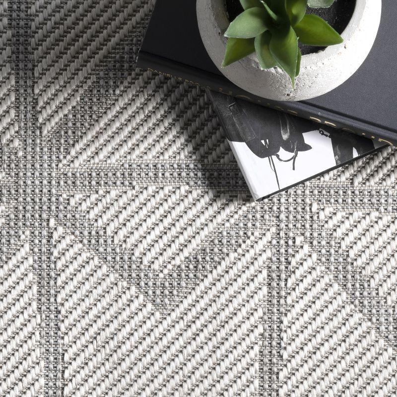 Modern Light Gray Geometric Flat Woven 5'x8' Indoor/Outdoor Rug