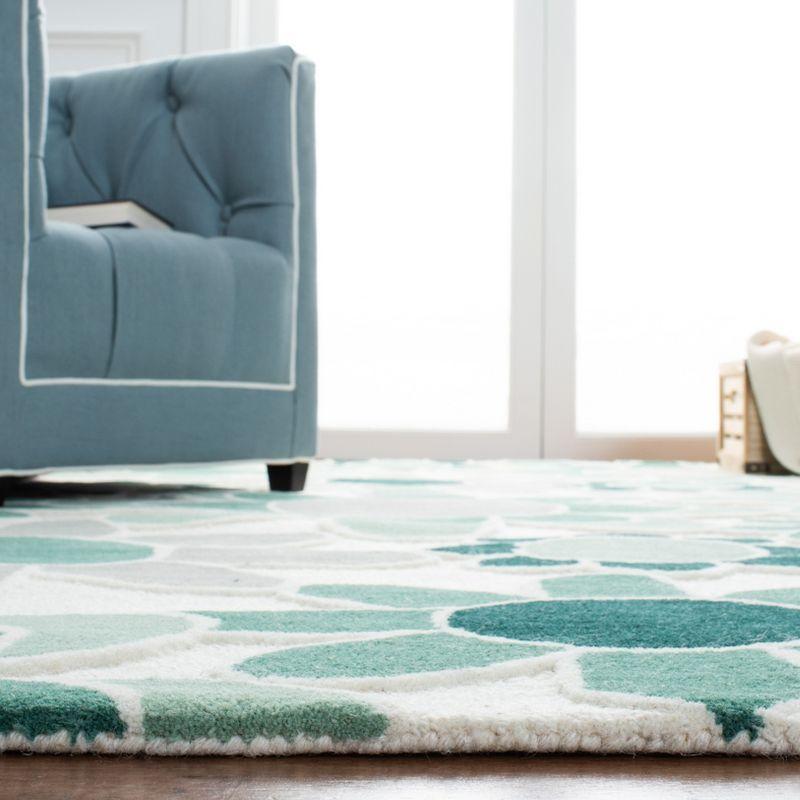 Safavieh Kids SFK923 Hand Tufted Area Rug - Ivory/Green - 3'x5' - Safavieh.