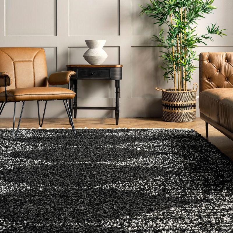 Nuloom Bria Geometric 4x6 Shag Indoor Area Rug for Living Room Bedroom Dining Room Nursery, Black/Ivory