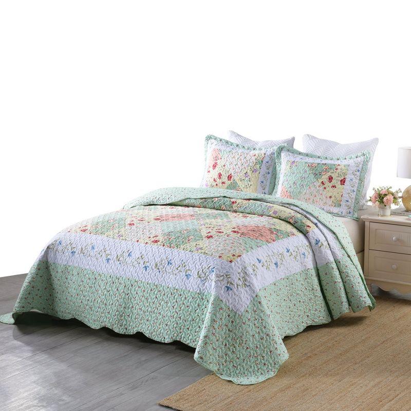 MarCielo Floral Quilt Set