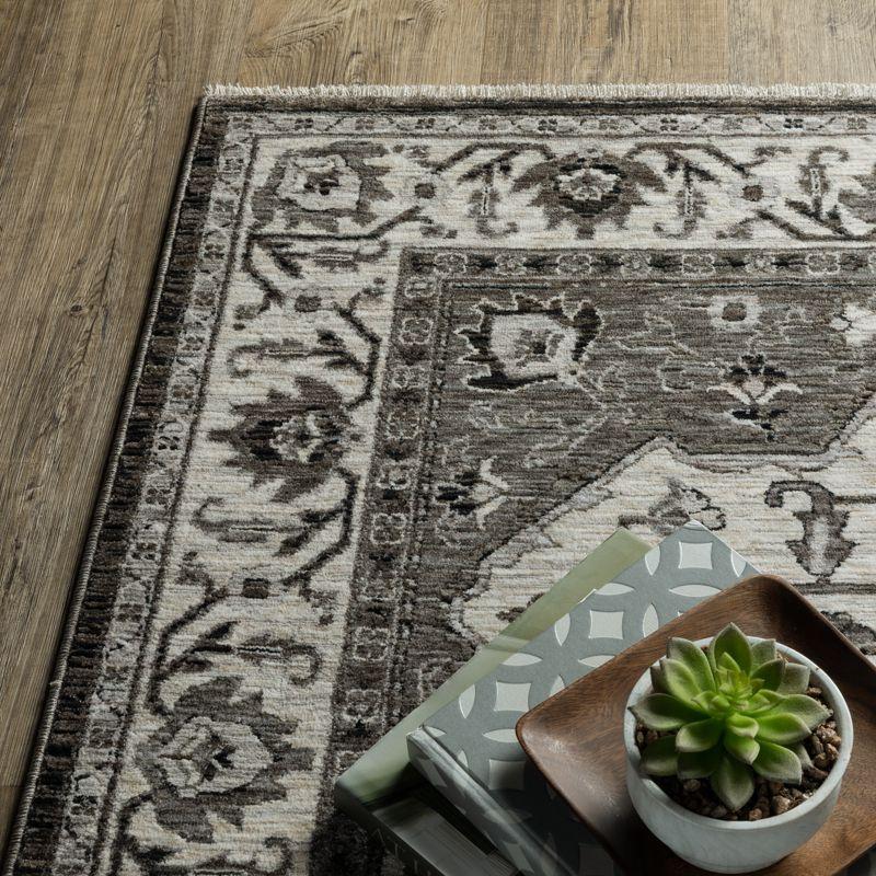 Oriental Weavers Chamberlain CH05C Charcoal/ Ivory Indoor Area Rug - 5'3" x 7'6"