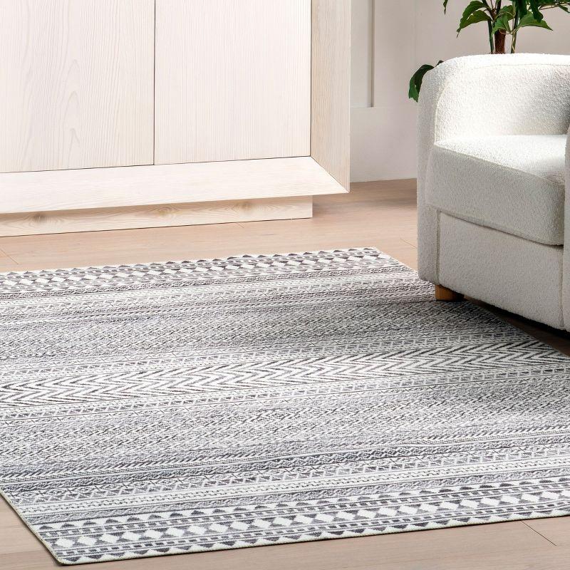 Nuloom Kira Pet Friendly Machine Washable Geometric Area Rug, 2' x 3', Grey