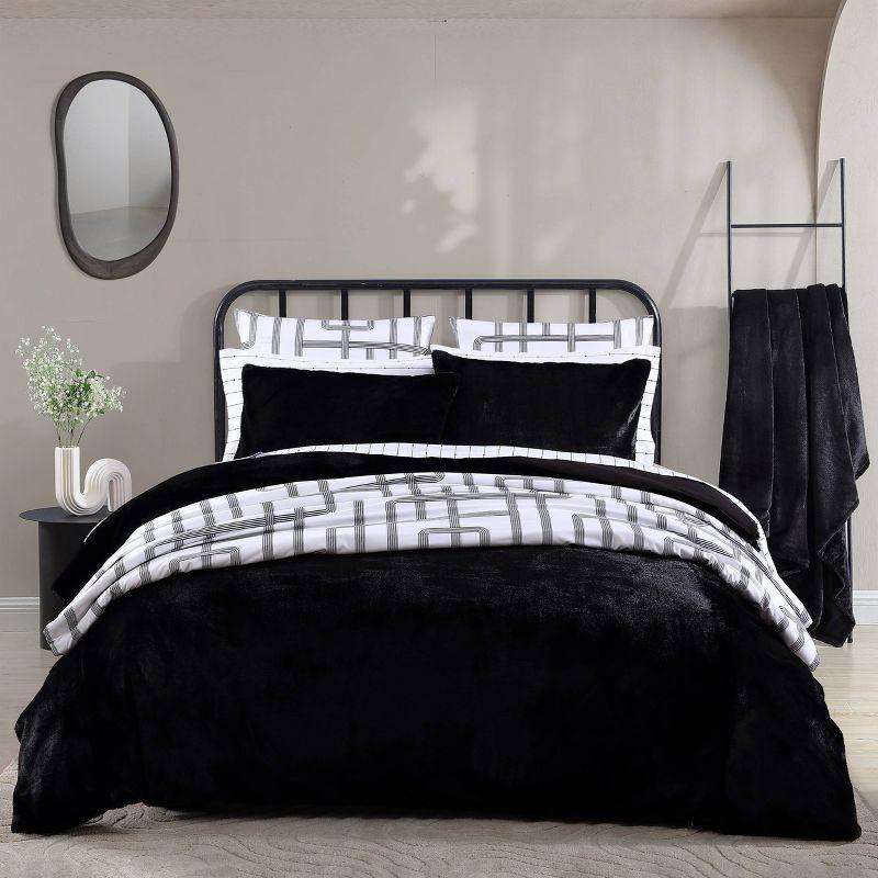 King Black Faux Fur Reversible Duvet Cover Set